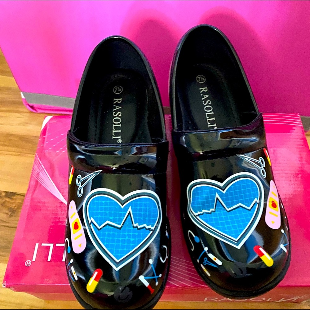 Rasolli Nursing Clogs